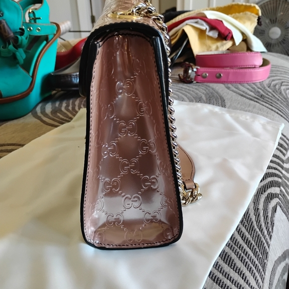 GUCCI Guccissima Horsebit Tassel Iridescent Pink Leather Bag EMILY - Picture 10 of 14